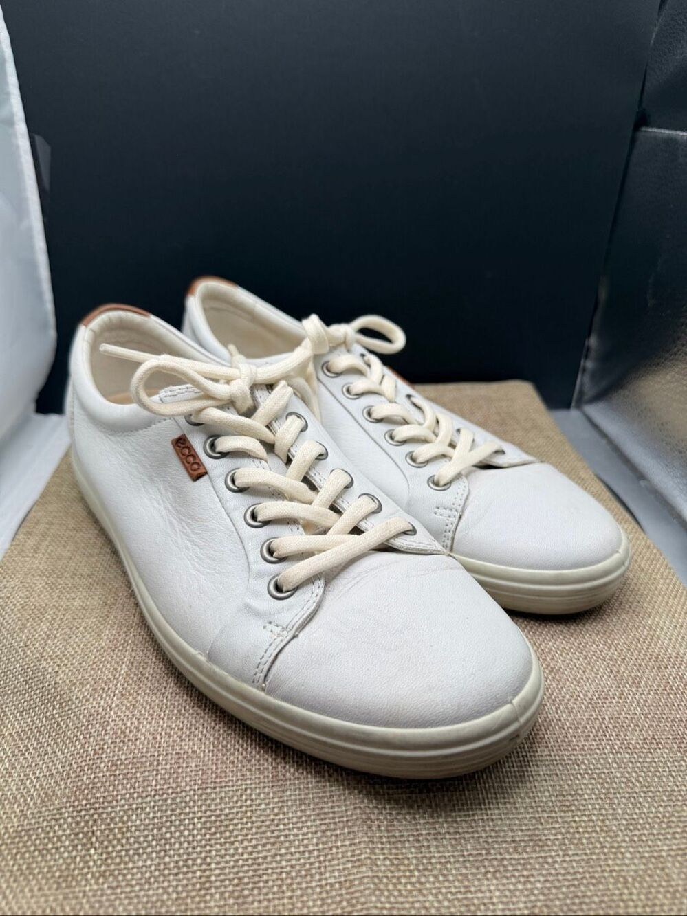 ECCO Soft 7 Leather Lace-Up Sneaker in Women’s Size 8 minimalist style